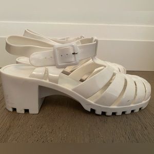 White jelly sandals. Good condition. Size US 7/ UK 6/ EU 39